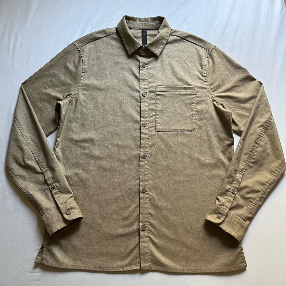 LULULEMON ATHLETICA tan‎ men’s long sleeve button up shirt